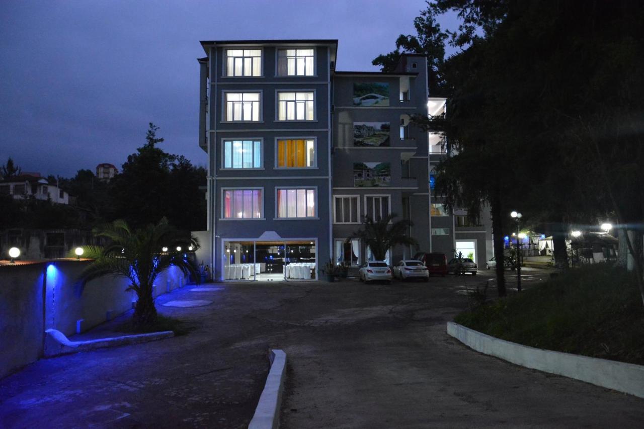 Hotel Nine Brothers Makhindzsauri Kültér fotó