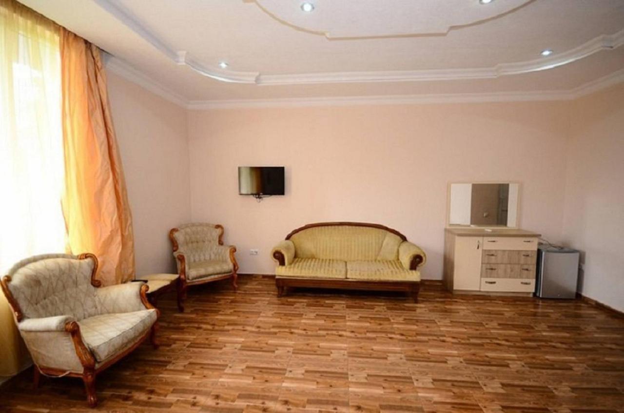 Hotel Nine Brothers Makhindzsauri Kültér fotó