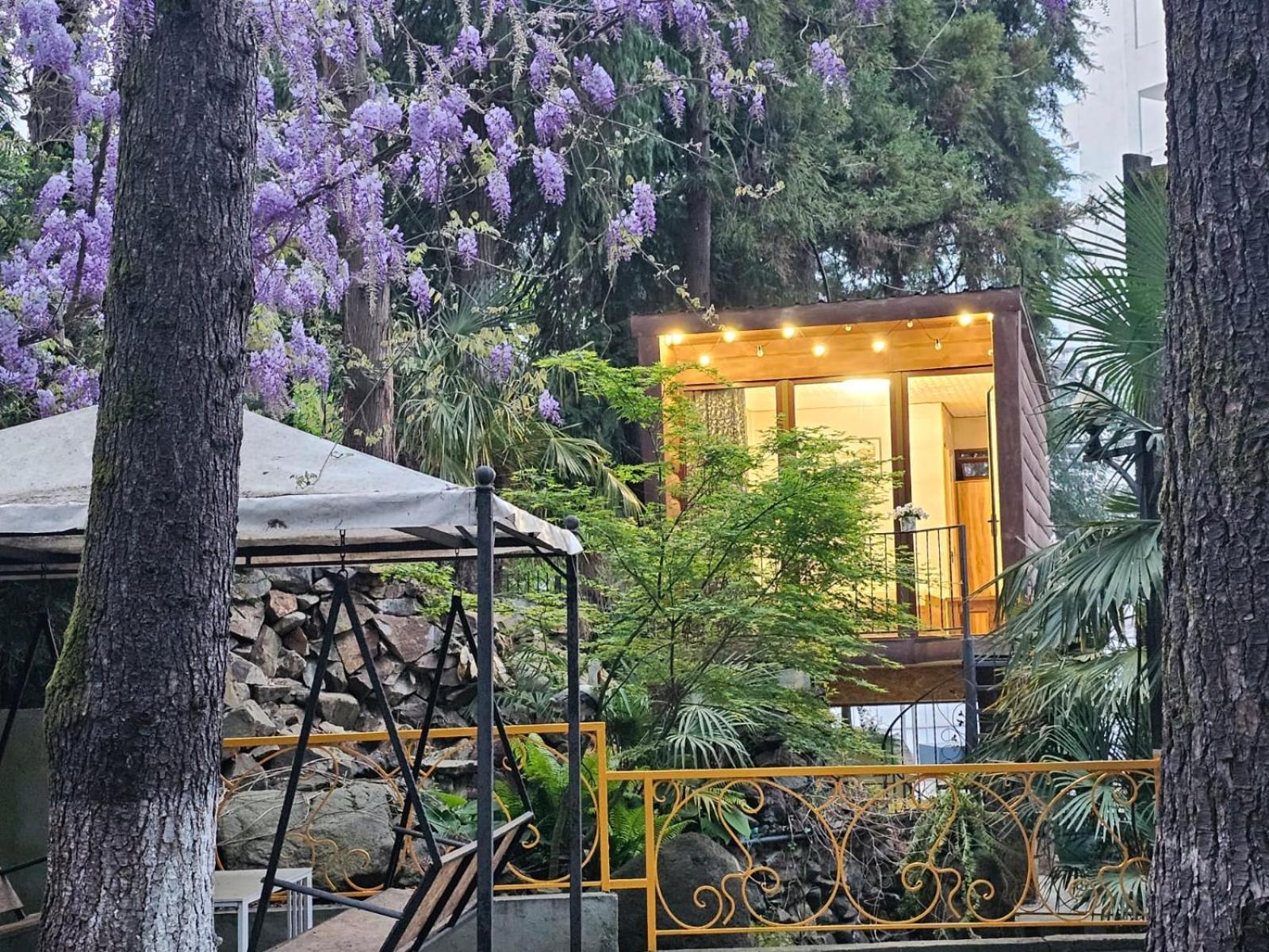 Hotel Nine Brothers Makhindzsauri Kültér fotó