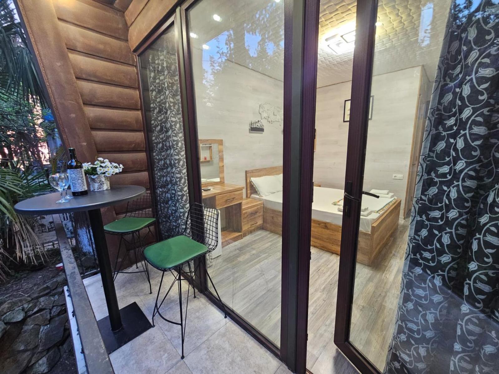 Hotel Nine Brothers Makhindzsauri Kültér fotó