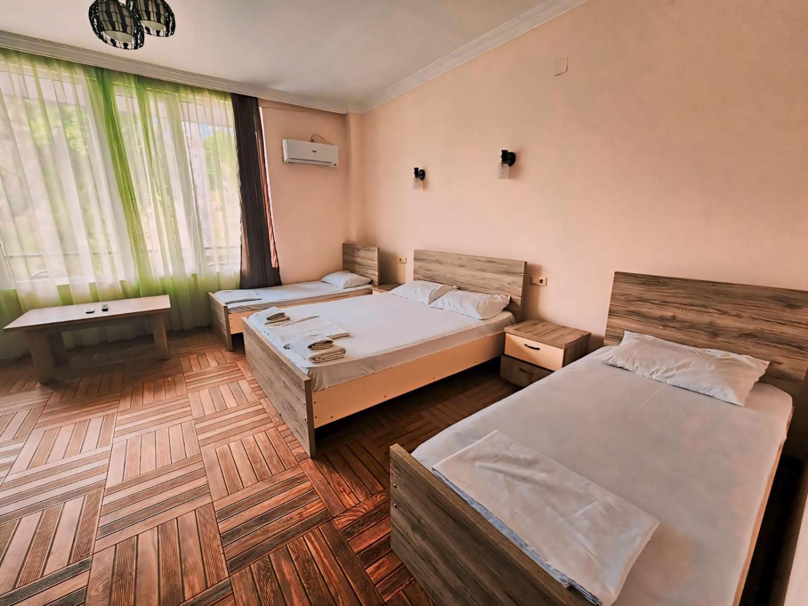 Hotel Nine Brothers Makhindzsauri Kültér fotó
